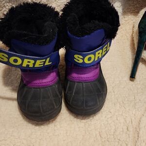 Sorel kids size 7